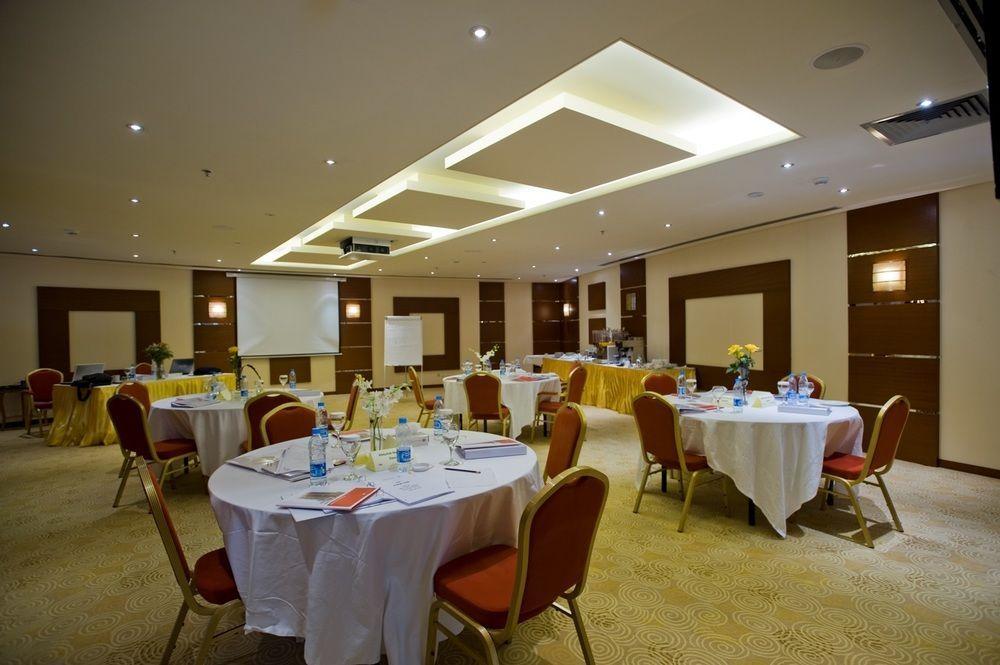 Eastyard Khobar Hotel - Formerly Ramada By Wyndham Khobar Exterior foto