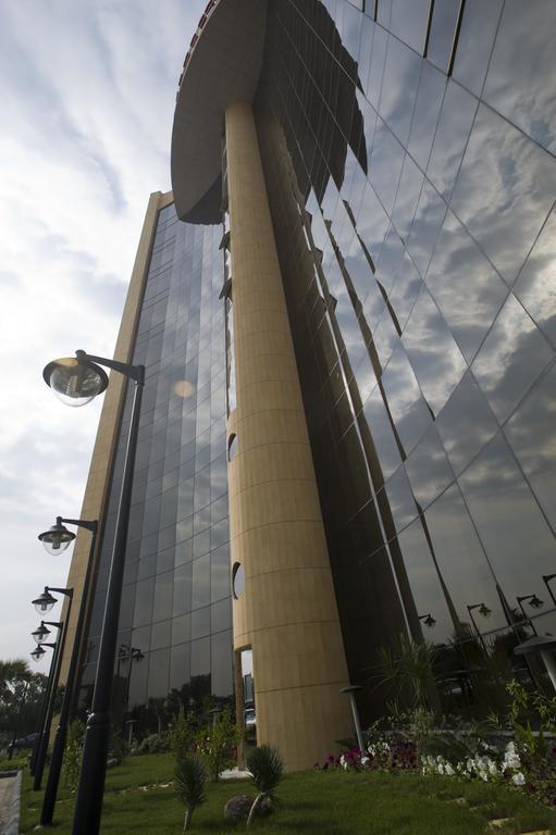 Eastyard Khobar Hotel - Formerly Ramada By Wyndham Khobar Exterior foto